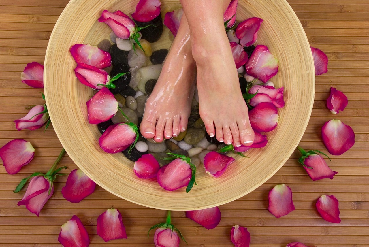 feet, basin, foot spa, flowers, roses, flower wallpaper, petals, rose petals, pink roses, beautiful flowers, pink petals, nature, spa, treatment, relaxation, flower background, toes, salon, wellness